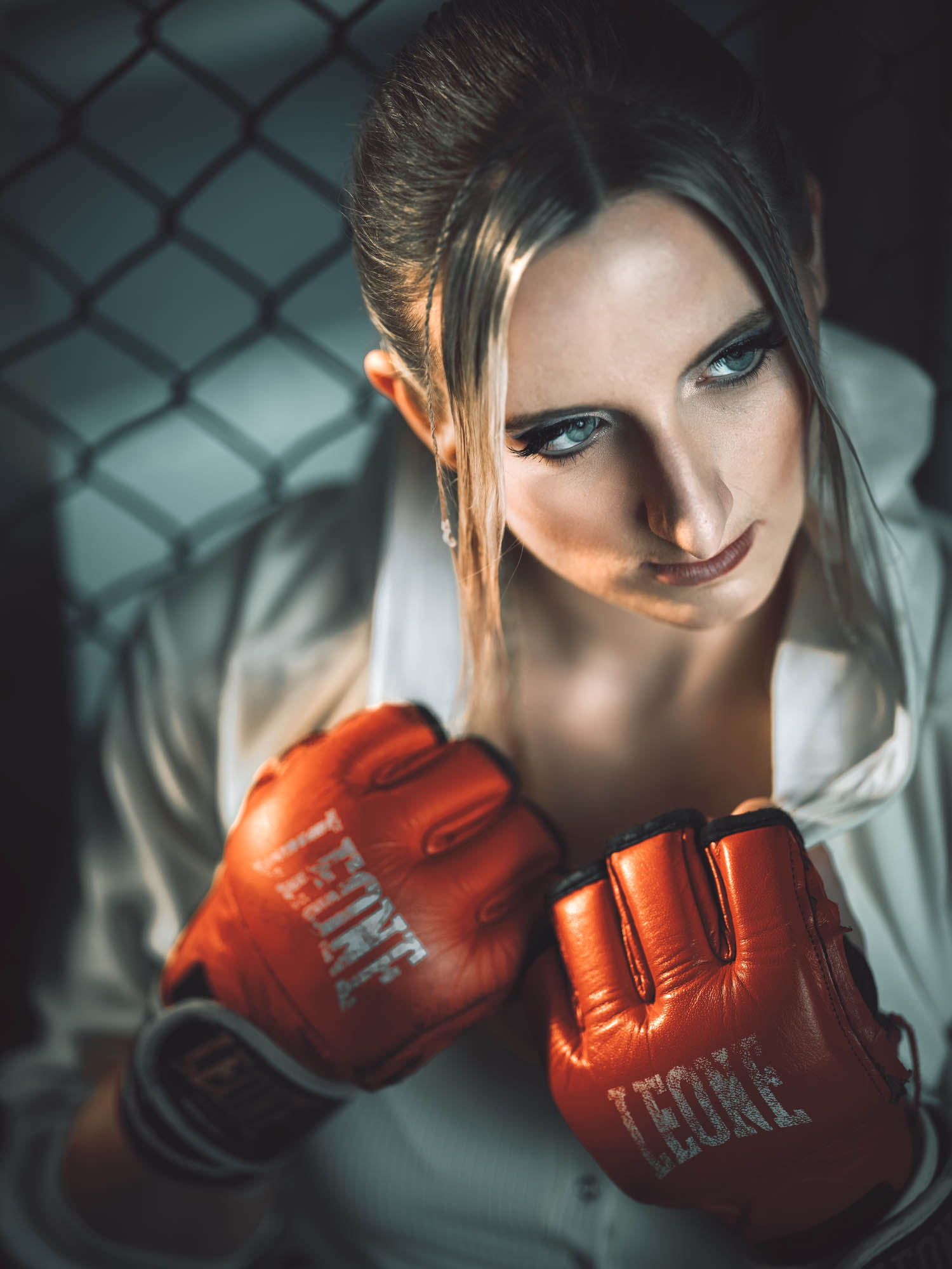 Musikvideo Dreh Hauptgewinn Julia Steen mit Boxhandschuhen