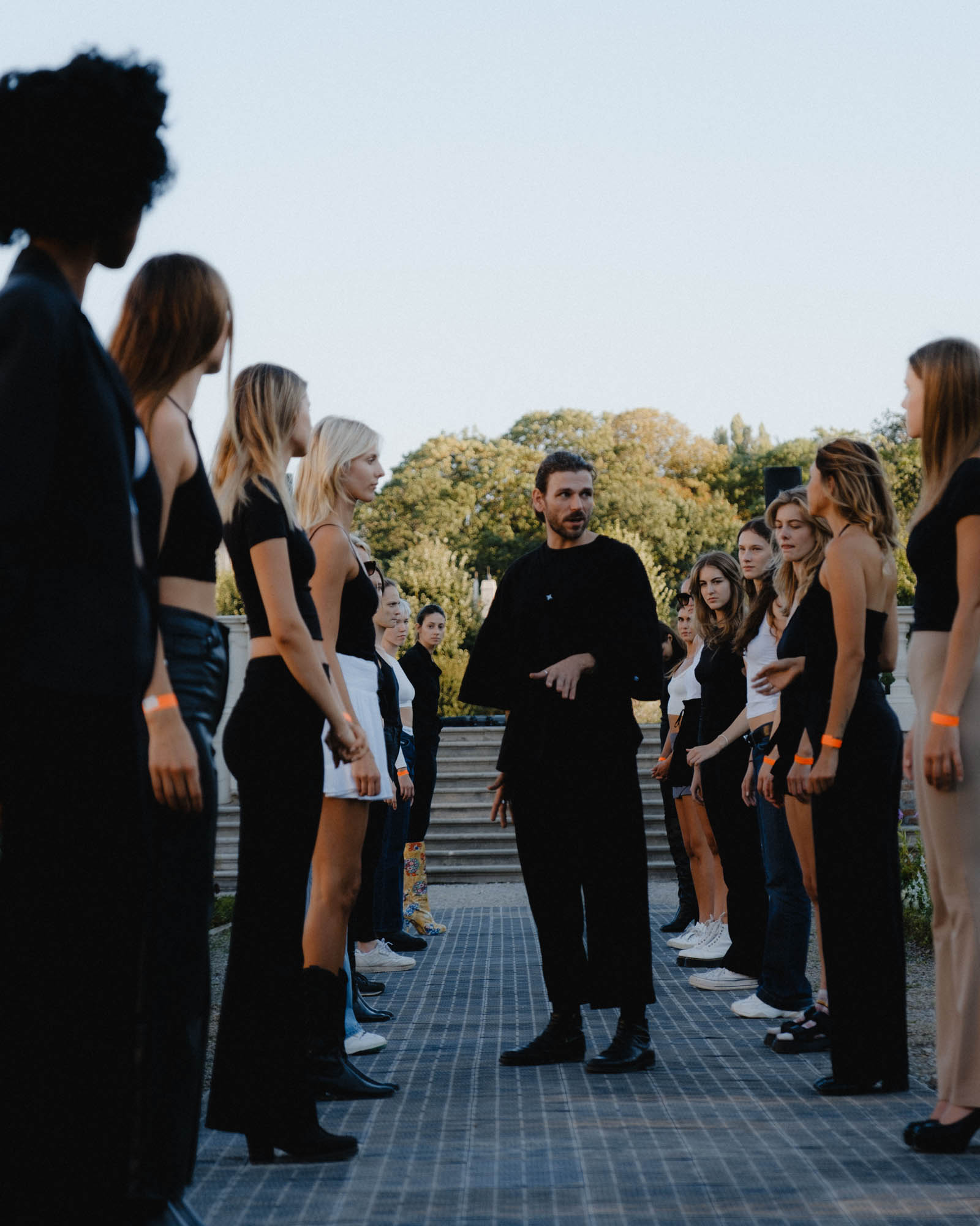 Behind the Scenes BTS Lie Sangbong Fashion Show Adi Lozancic Model Choreografie 