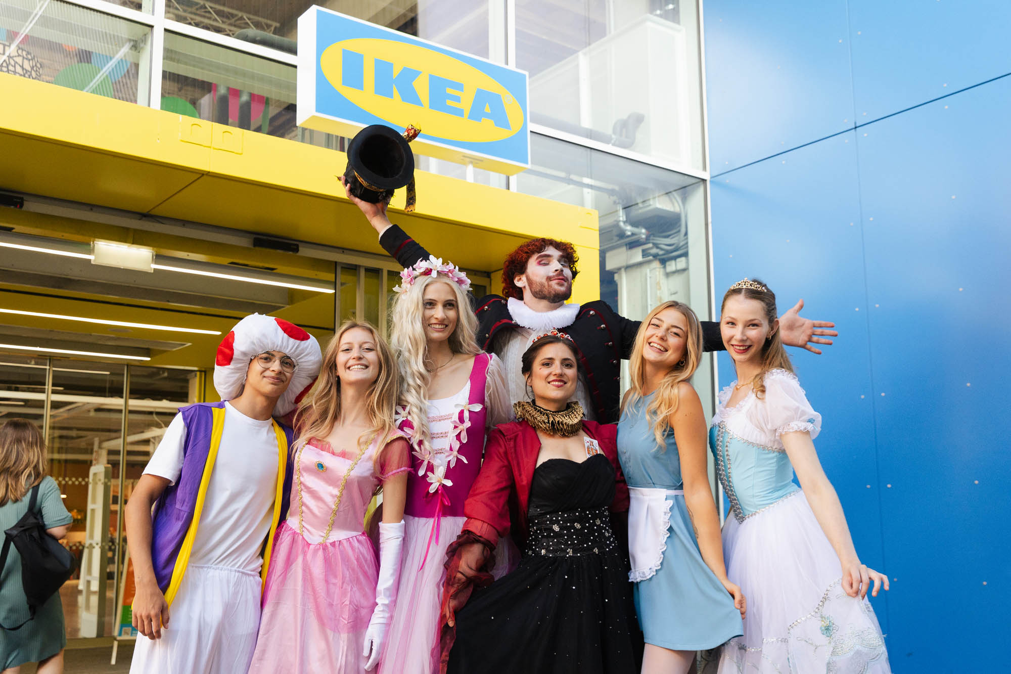 IKEA Wien Westbahnhof Festival Gruppenfoto DarstellerInnen 
