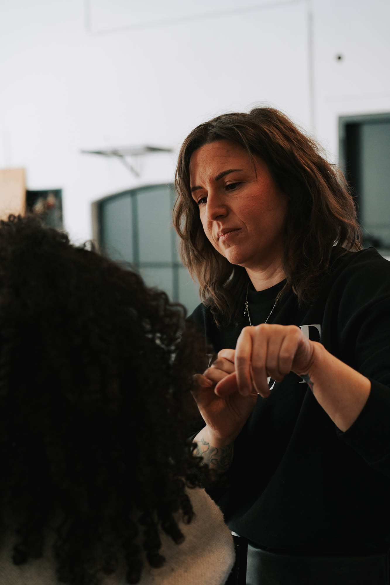 Hyuny Uptown Pansori Musikvideo Behind the Scenes Michaela Paller beim Makeup