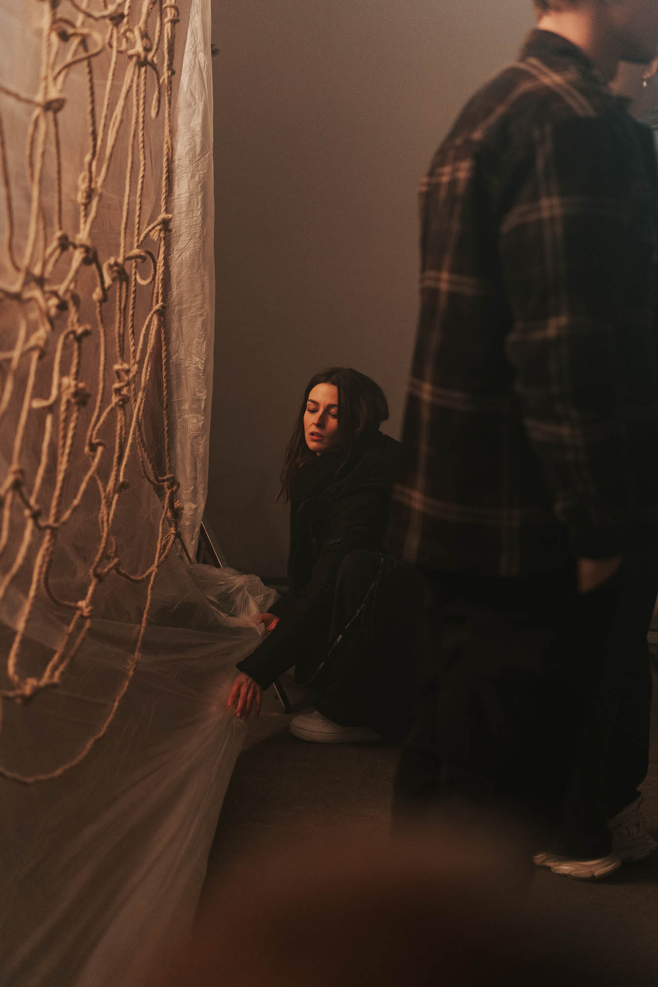 Hyuny Uptown Pansori Musikvideo Behind the ScenesLena von Ohle beim Set Design